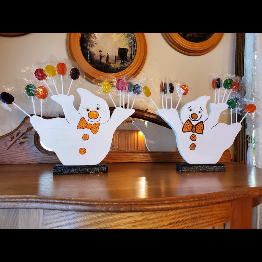 Handmade wooden ghost lollipop holder